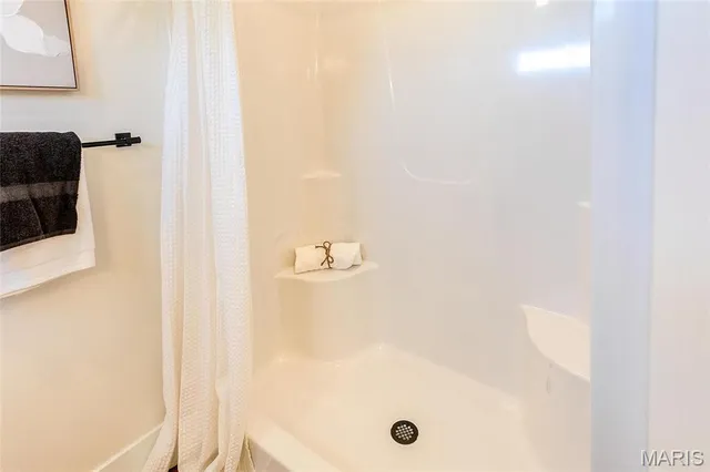 $385,000 | 127 Bayport Drive, Moro, IL 62067