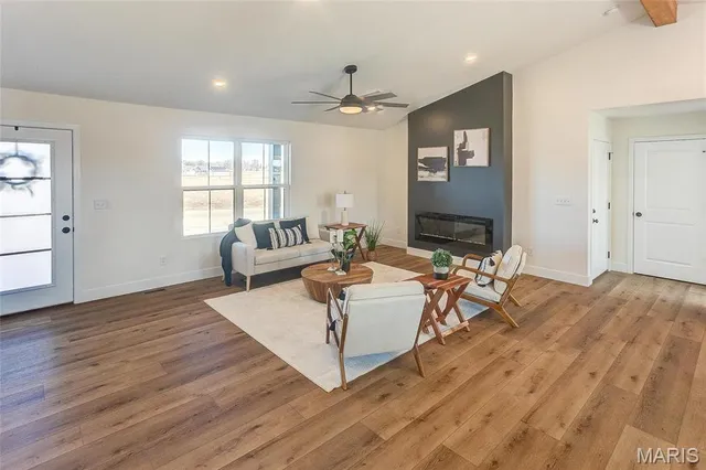 $385,000 | 127 Bayport Drive, Moro, IL 62067