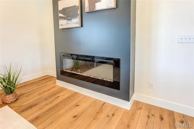 $385,000 | 127 Bayport Drive, Moro, IL 62067