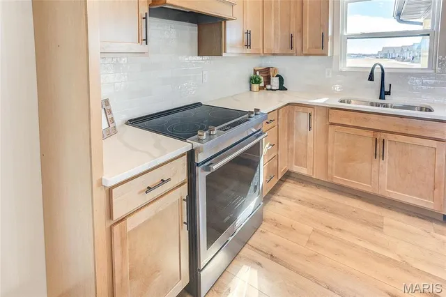 $385,000 | 127 Bayport Drive, Moro, IL 62067