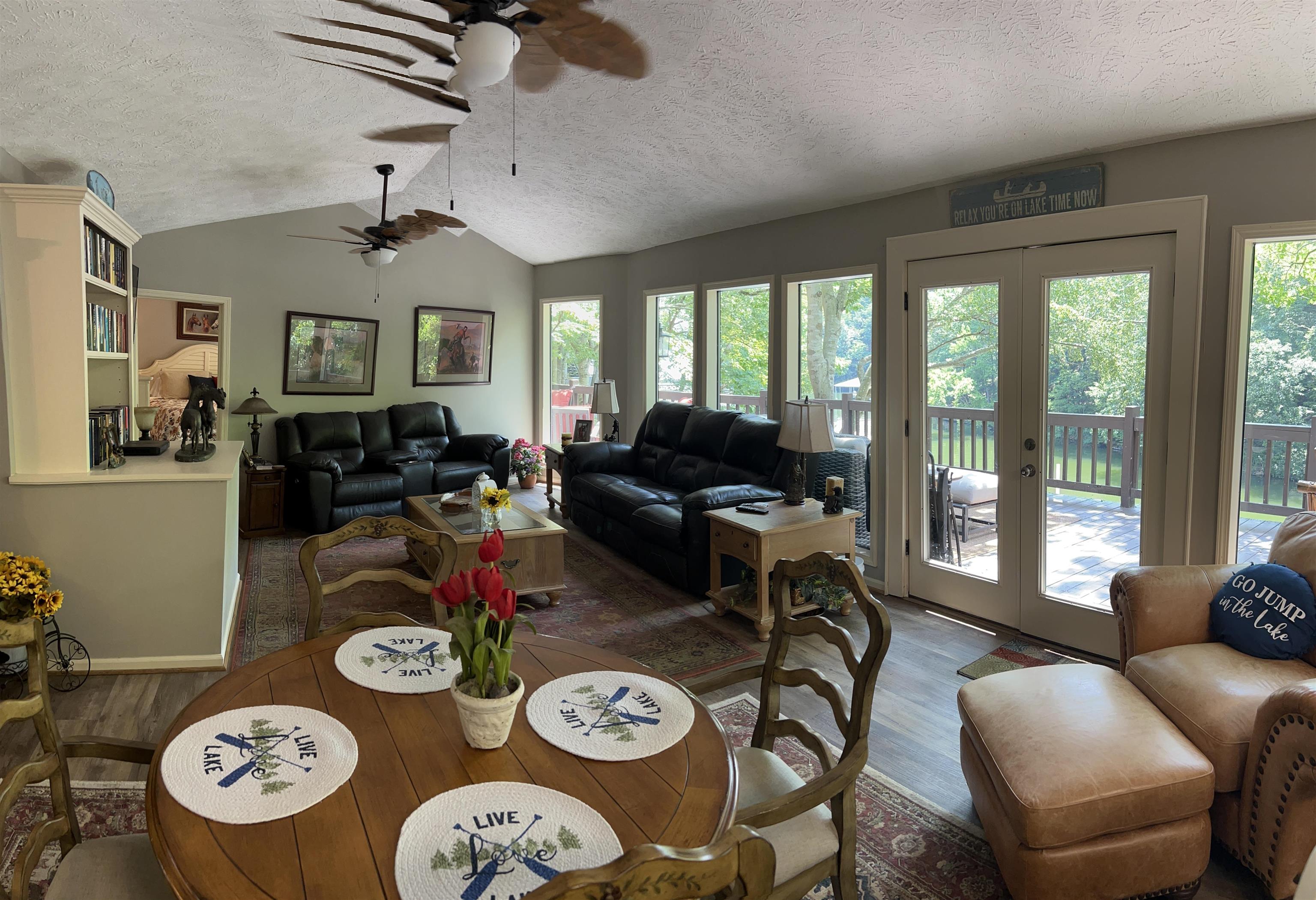 60 Point Grand Bluff Savannah, TN 38372 - Photo 11 of 34 a living room with furniture and a large window
