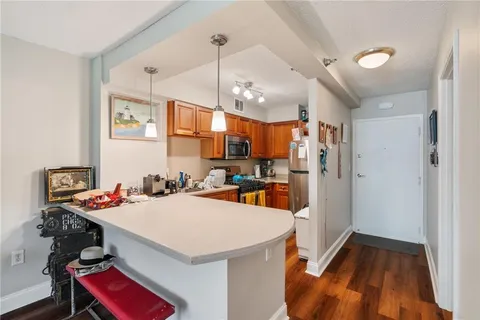 $148,000 | 2479 Peachtree Street Northeast, Unit 412, Atlanta, GA 30305