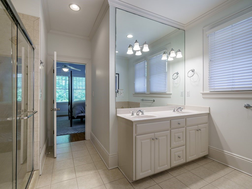 113 Hudson Street Raleigh, NC 27608 - Photo 15 of 30 Master Bath