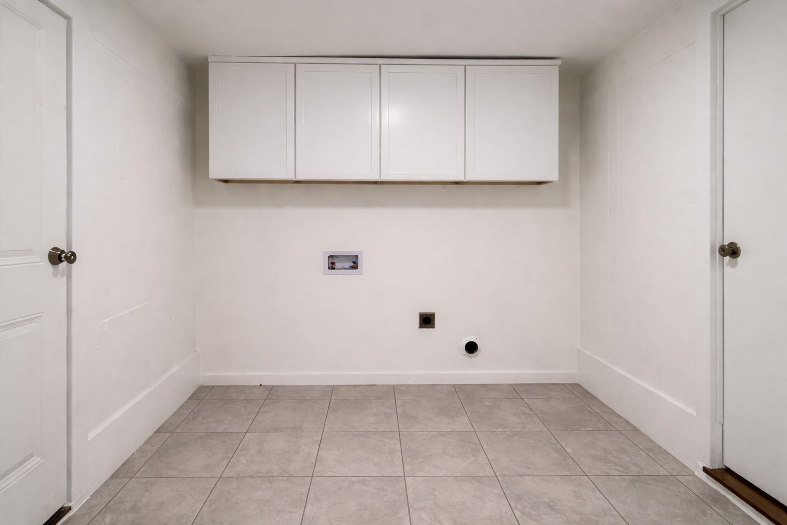 209 West Alfred Street El Campo, TX 77437 - Photo 14 of 15 a view of cabinets