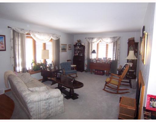 4565 Norwin Road Whitehall, PA 15236 - Photo 3 of 13 Living Room.