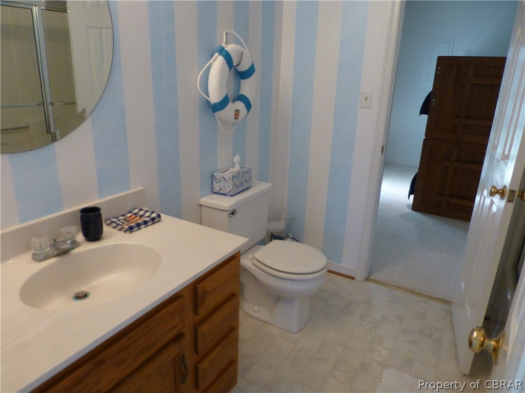 464 Jackson Creek Road Deltaville, VA 23043 - Photo 11 of 26 Another view of Jack & Jill bath