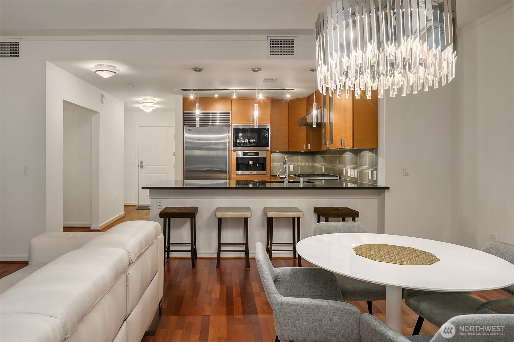 819 Virginia Street, Unit 3206 Seattle, WA 98101 - Photo 7 of 28