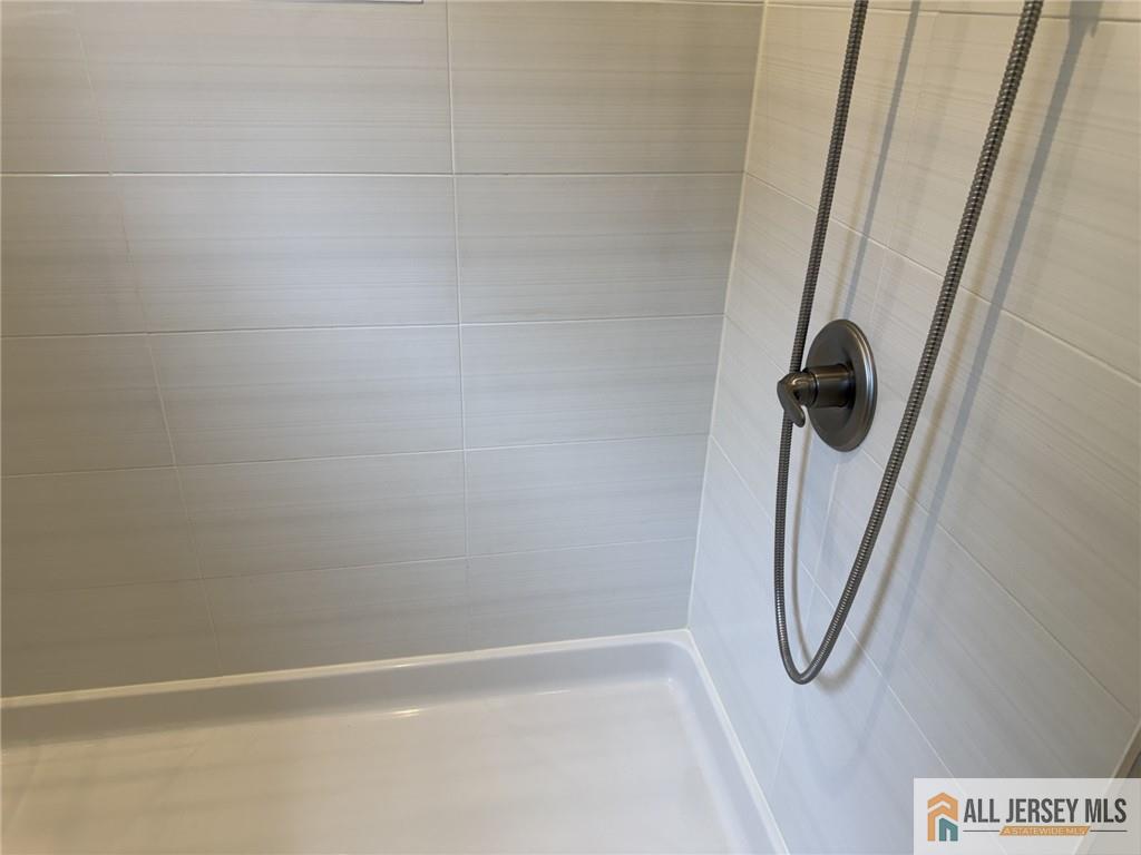 170 Prospect Avenue Edison, NJ 08817 - Photo 26 of 45