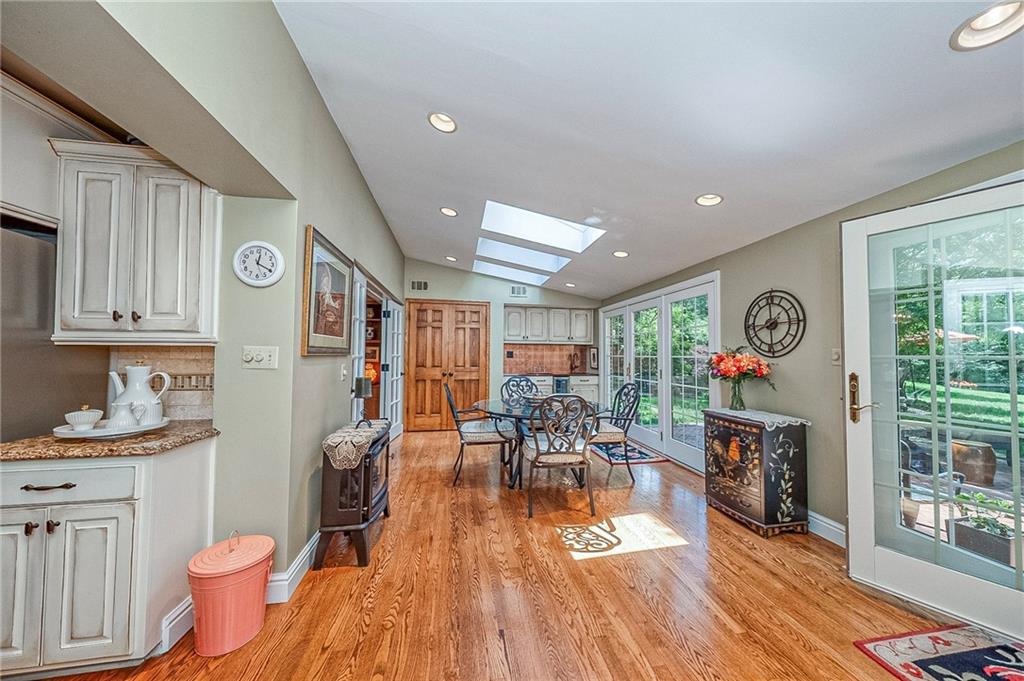 310 Wildberry Road Pittsburgh, PA 15238 - Photo 8 of 45