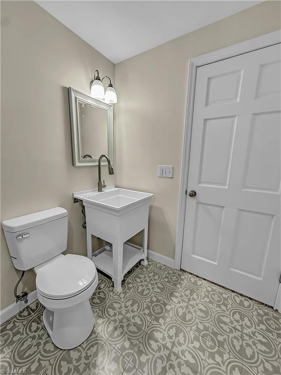248 Barons Road Clemmons, NC 27012 - Photo 29 of 36 Laundry room/Half bath
