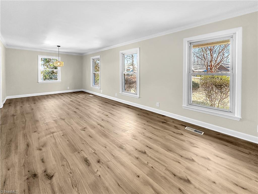 248 Barons Road Clemmons, NC 27012 - Photo 3 of 36 Living room