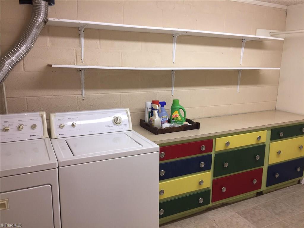 800 Shamrock Road High Point, NC 27265 - Photo 21 of 23 Colorful laundry to brighten up your day!
