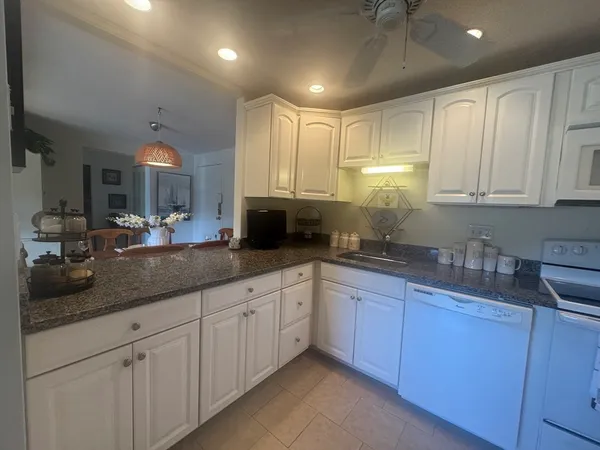 $359,900 | 300 Park Terrace Drive, Unit 322, Stoneham, MA 02180