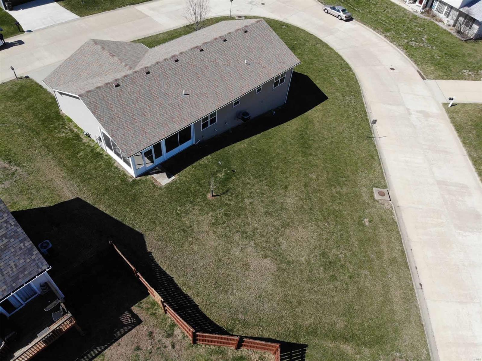 1220 Ranworth Drive Godfrey, IL 62035 - Photo 4 of 24