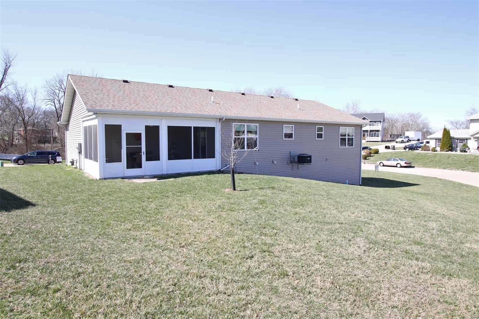 1220 Ranworth Drive Godfrey, IL 62035 - Photo 5 of 24