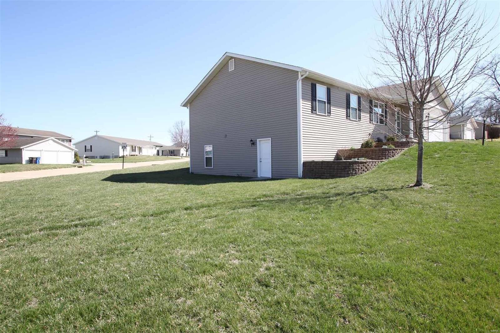 1220 Ranworth Drive Godfrey, IL 62035 - Photo 7 of 24