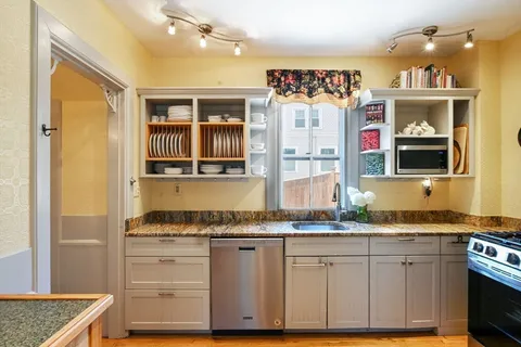 $775,000 | 97 Madison Street, New Bedford, MA 02740