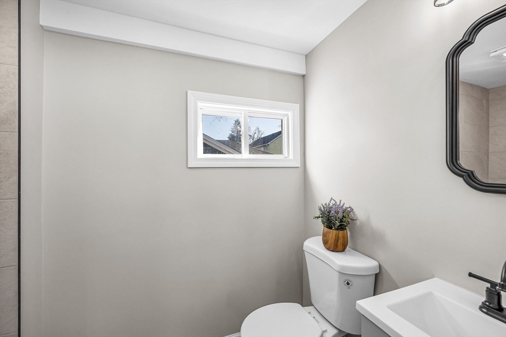 85 Edendale Street Springfield, MA 01104 - Photo 11 of 29