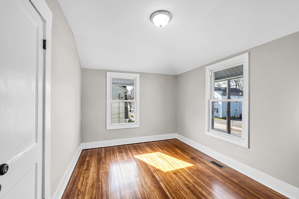 85 Edendale Street Springfield, MA 01104 - Photo 17 of 29