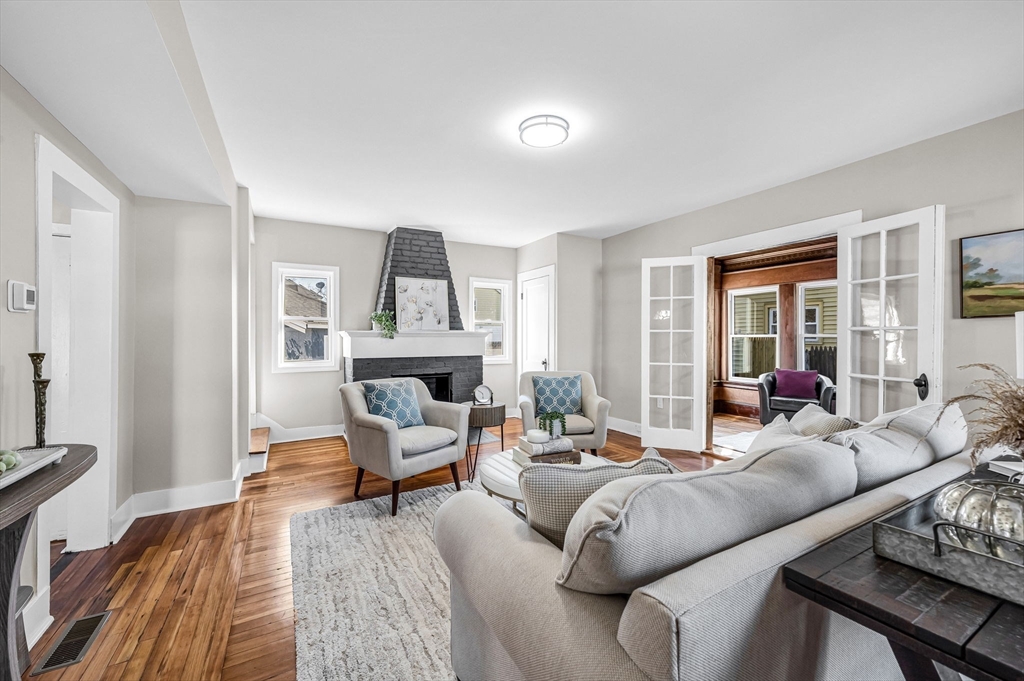 85 Edendale Street Springfield, MA 01104 - Photo 4 of 29