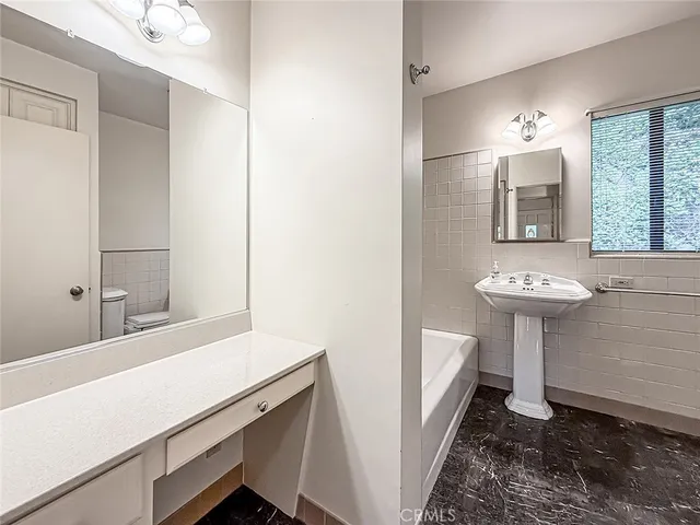 $1,599,999 | 2001 Niodrara Drive, Glendale, CA 91208