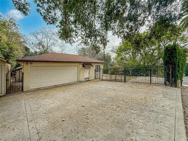 $1,599,999 | 2001 Niodrara Drive, Glendale, CA 91208