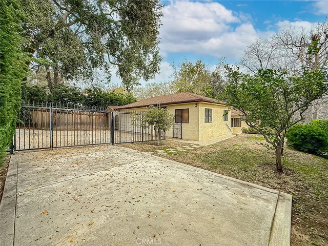 $1,599,999 | 2001 Niodrara Drive, Glendale, CA 91208