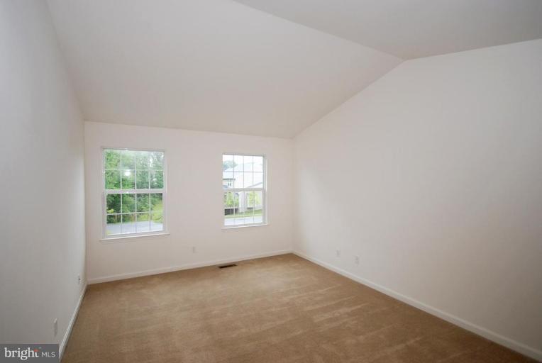5946 Florey Road Hanover, MD 21076 - Photo 8 of 27 an empty room with windows