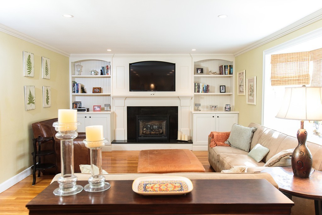 62 Standish Circle Wellesley, MA 02481 - Photo 4 of 13