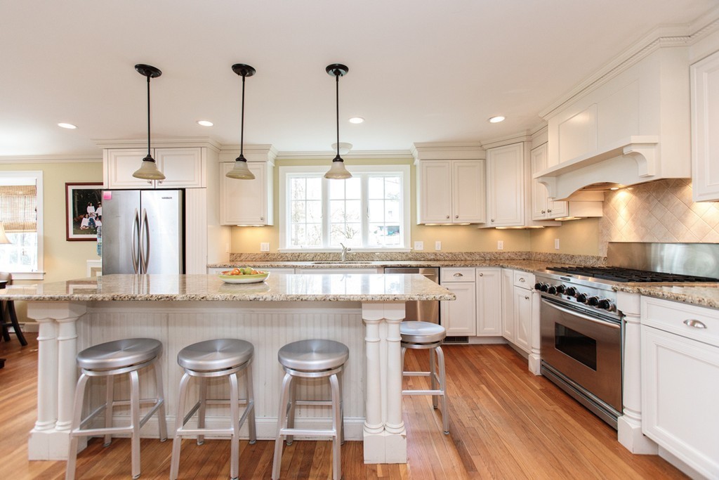 62 Standish Circle Wellesley, MA 02481 - Photo 6 of 13