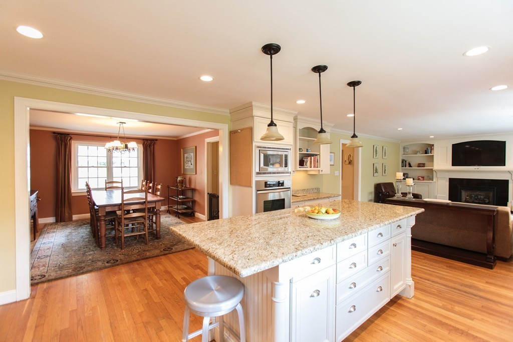 62 Standish Circle Wellesley, MA 02481 - Photo 8 of 13