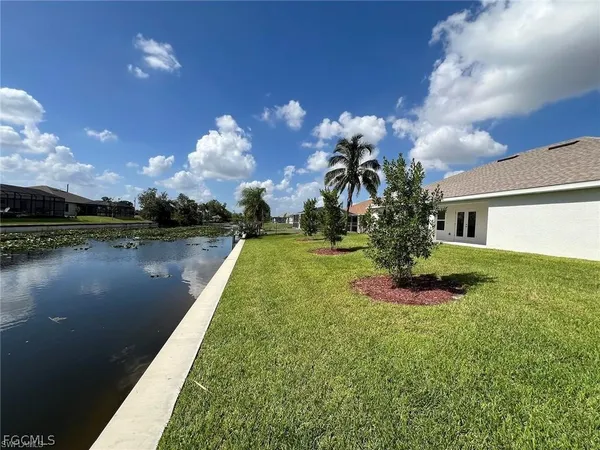 $2,800 | 410 Southeast 1st Terrace, Cape Coral, FL 33990