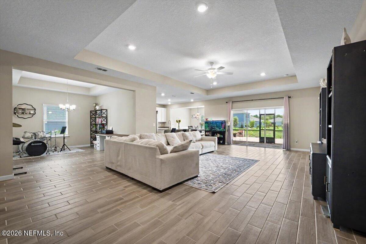 45 Gan Way St. Johns, FL 32259 - Photo 19 of 52 Livingroom