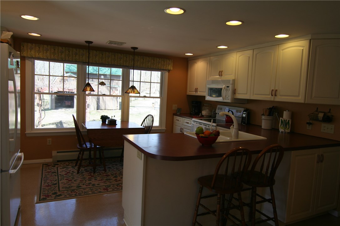 275 Bowen Hill Road Coventry, RI 02827 - Photo 3 of 15