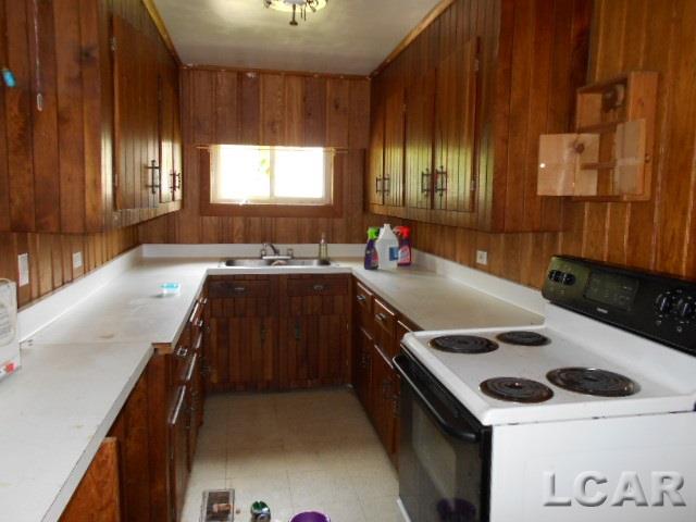 11451 Addison Road North Adams, MI 49262 - Photo 2 of 19 31350675-1.JPG