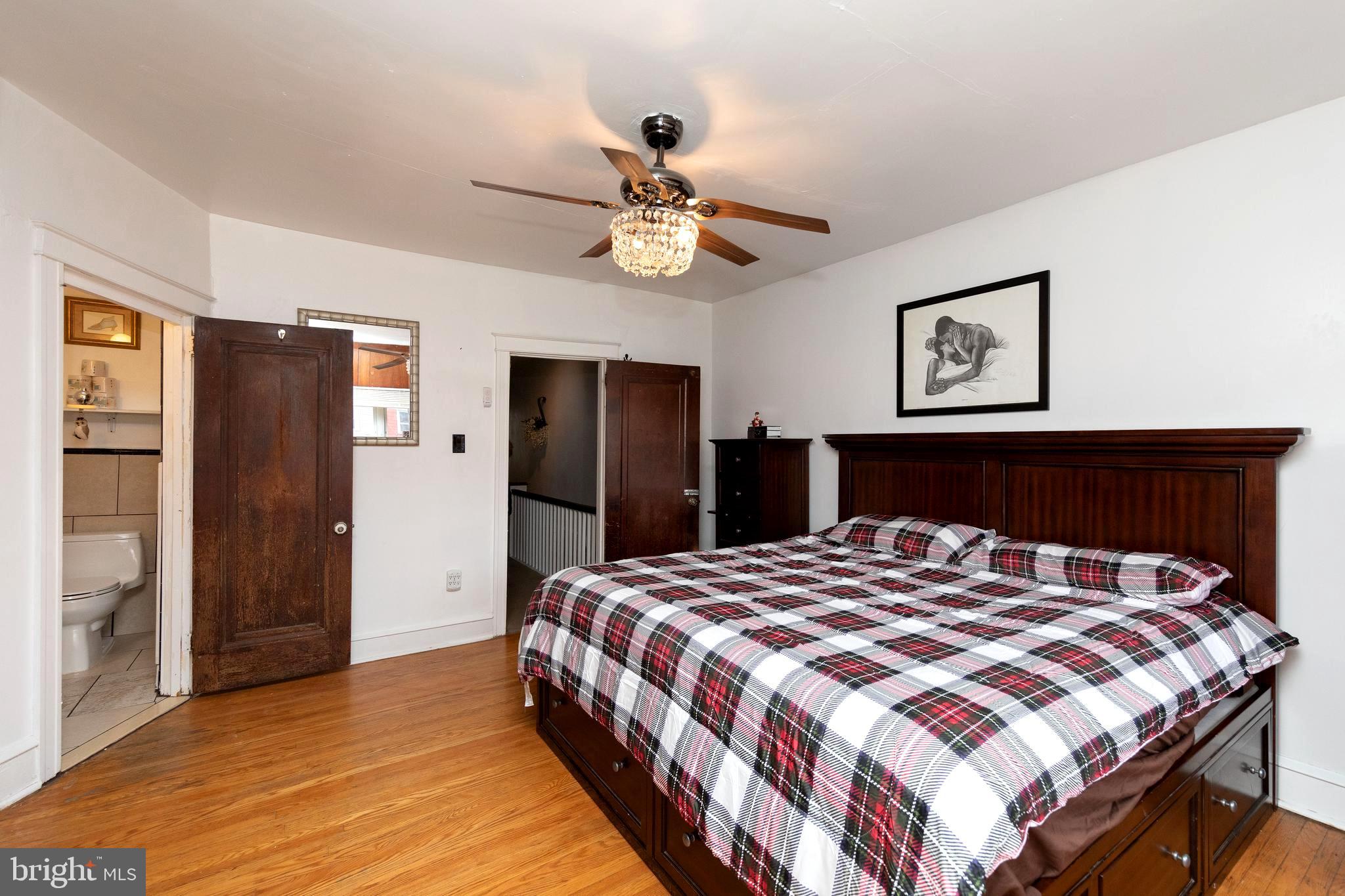 7138 Cottage Street Philadelphia, PA 19135 - Photo 19 of 38 Oversized main bedroom