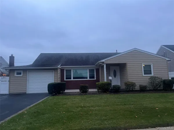 $4,500 | 3616 Jerusalem Avenue, Wantagh, NY 11793