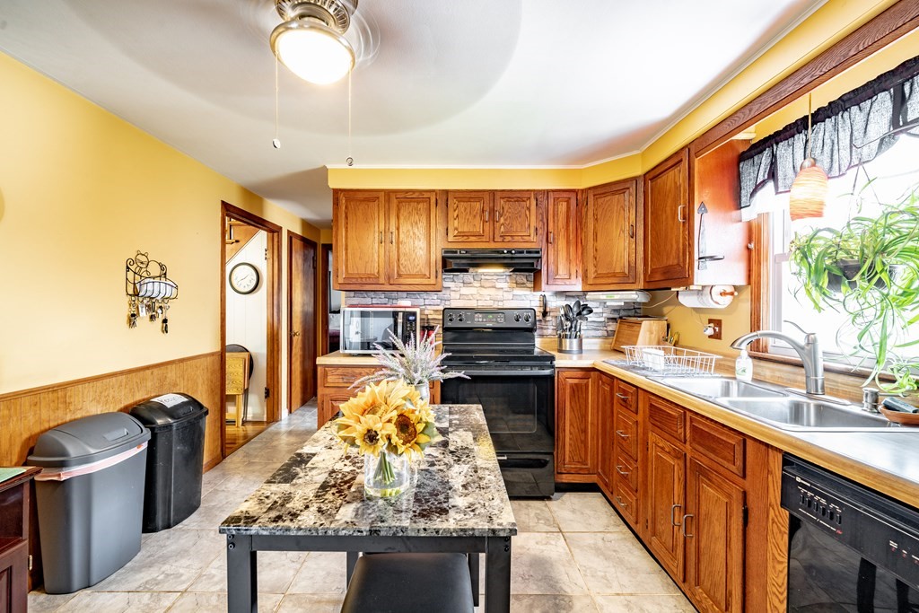 14 Bonneta Circle Chicopee, MA 01020 - Photo 13 of 32