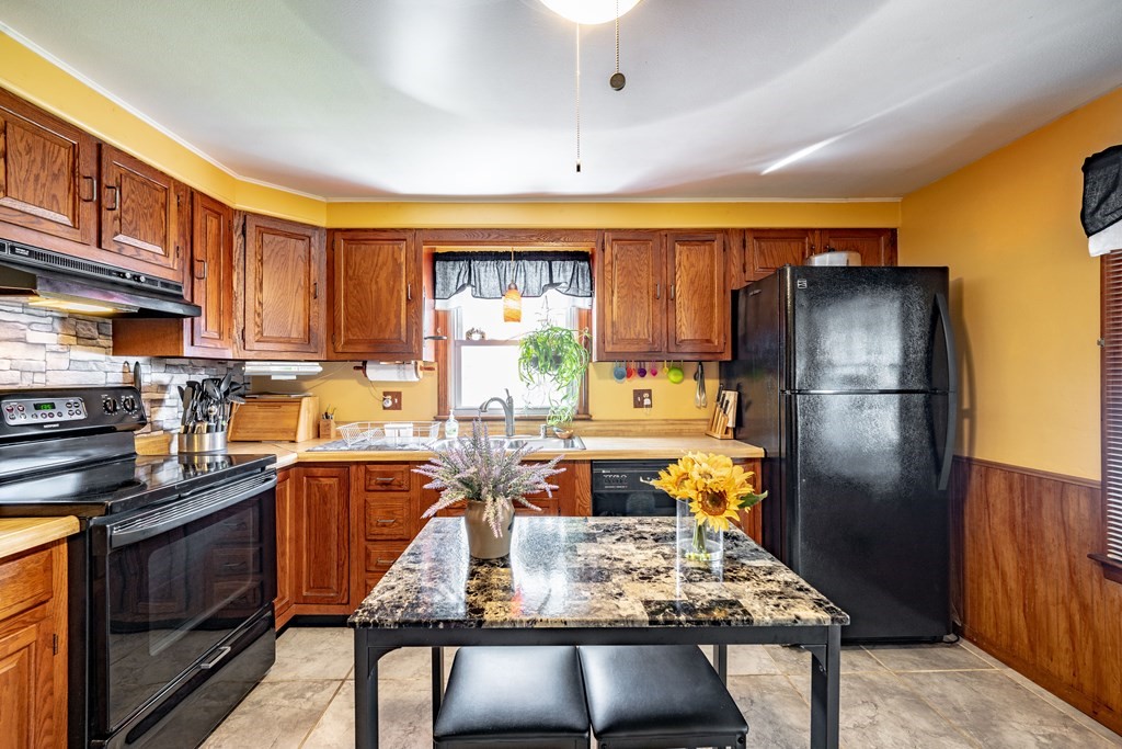 14 Bonneta Circle Chicopee, MA 01020 - Photo 15 of 32