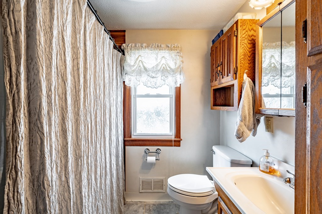 14 Bonneta Circle Chicopee, MA 01020 - Photo 17 of 32