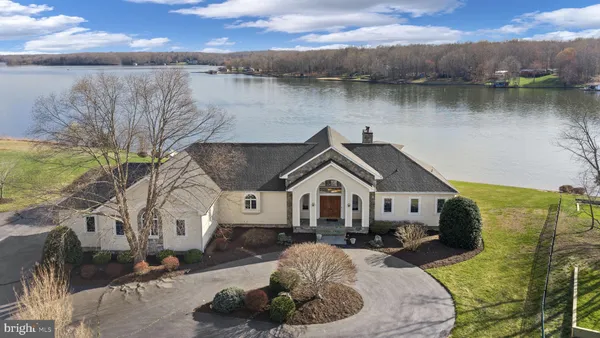 $2,700,000 | 6109 Lake Front Way, Spotsylvania, VA 22551