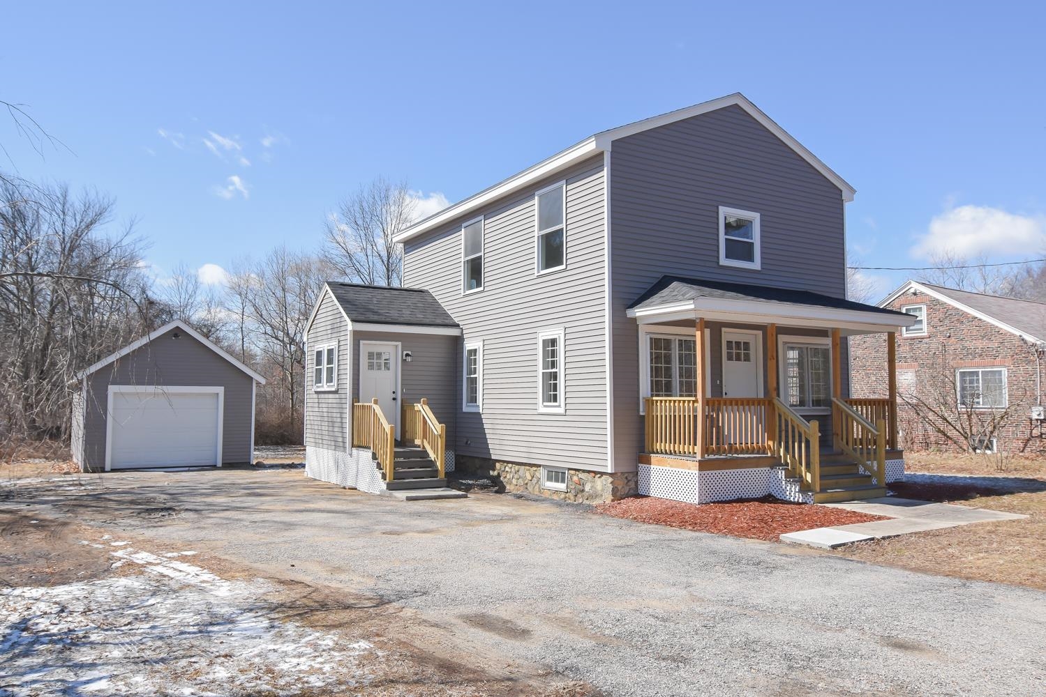 281 Bodwell Road Manchester, NH 03109 - Photo 2 of 26
