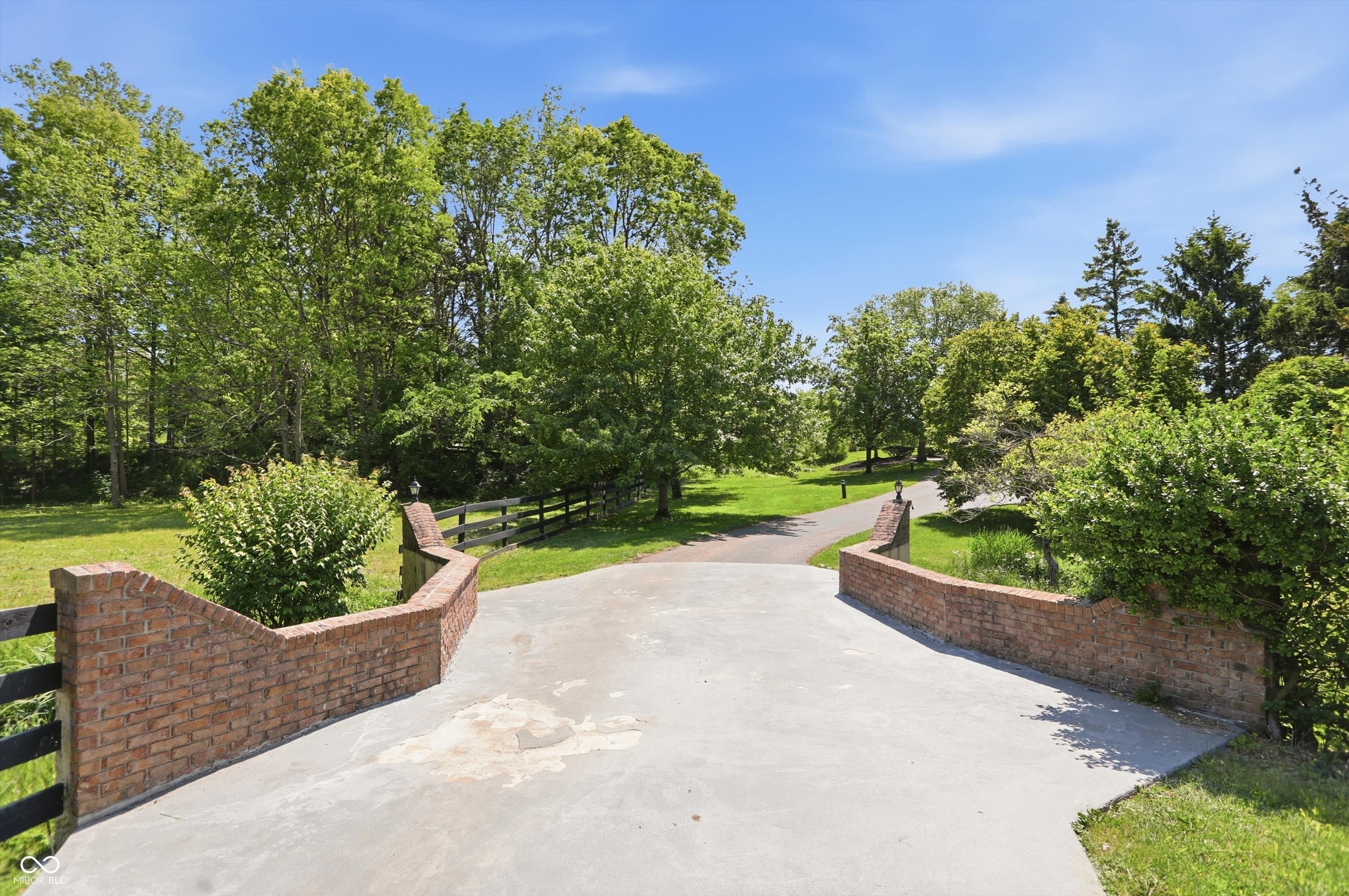 13500 Six Points Road Carmel, IN 46032 - Photo 5 of 65