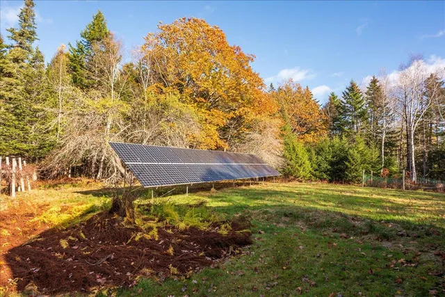 $385,000 | 376 West Bay Road, Islesboro, ME 04848