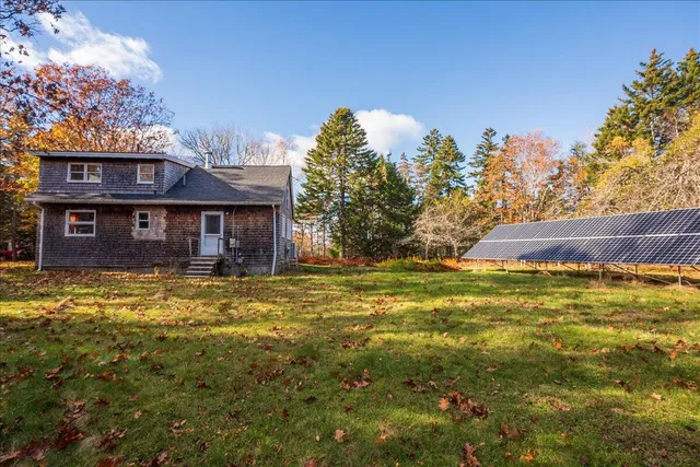 $385,000 | 376 West Bay Road, Islesboro, ME 04848