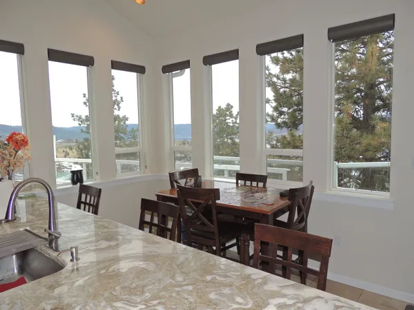 $499,900 | 42040 Lakeview Drive North, Davenport, WA 99122