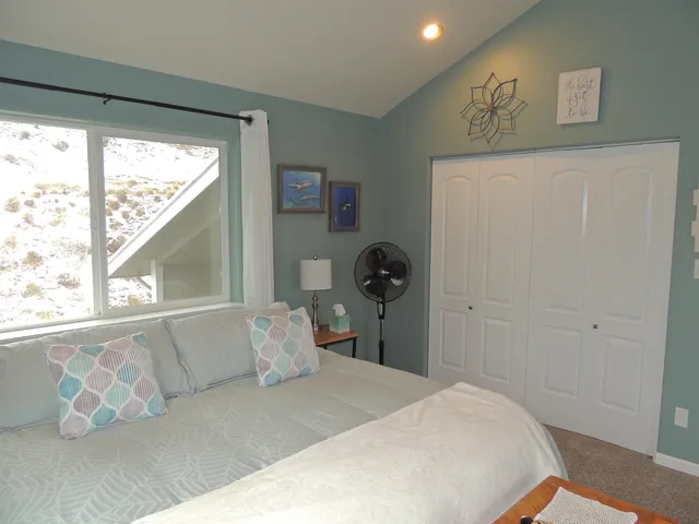 $525,000 | 42040 Lakeview Drive North, Davenport, WA 99122