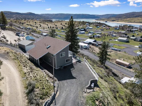 $499,900 | 42040 Lakeview Drive North, Davenport, WA 99122