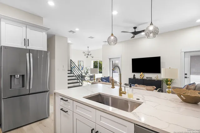 $575,000 | 1021 South Hackberry, Unit 202, San Antonio, TX 78210