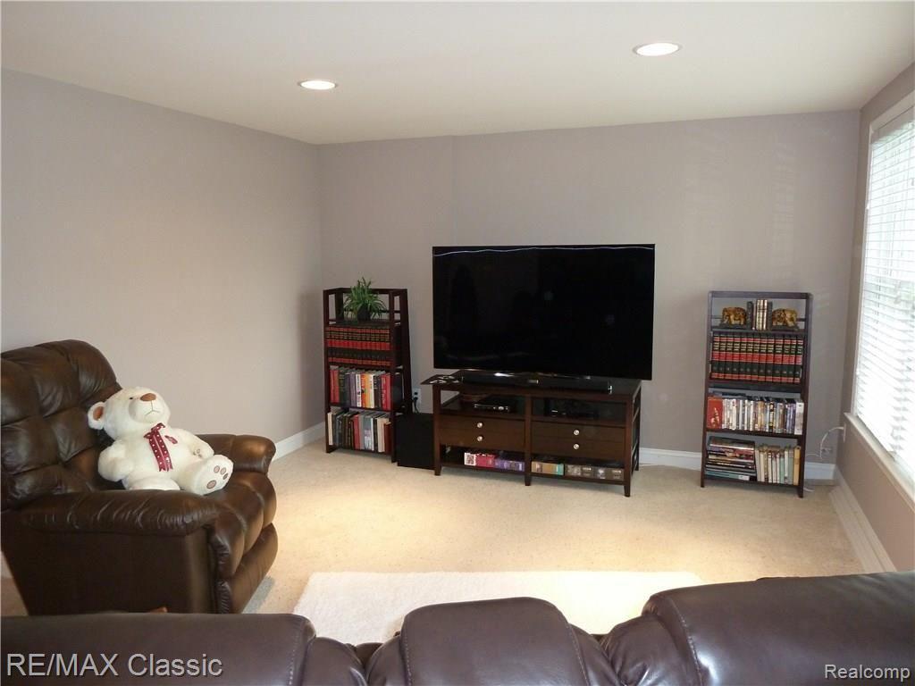 24825 Reeds Pointe Drive, Unit 27 Novi, MI 48374 - Photo 46 of 60 P1040697.JPG